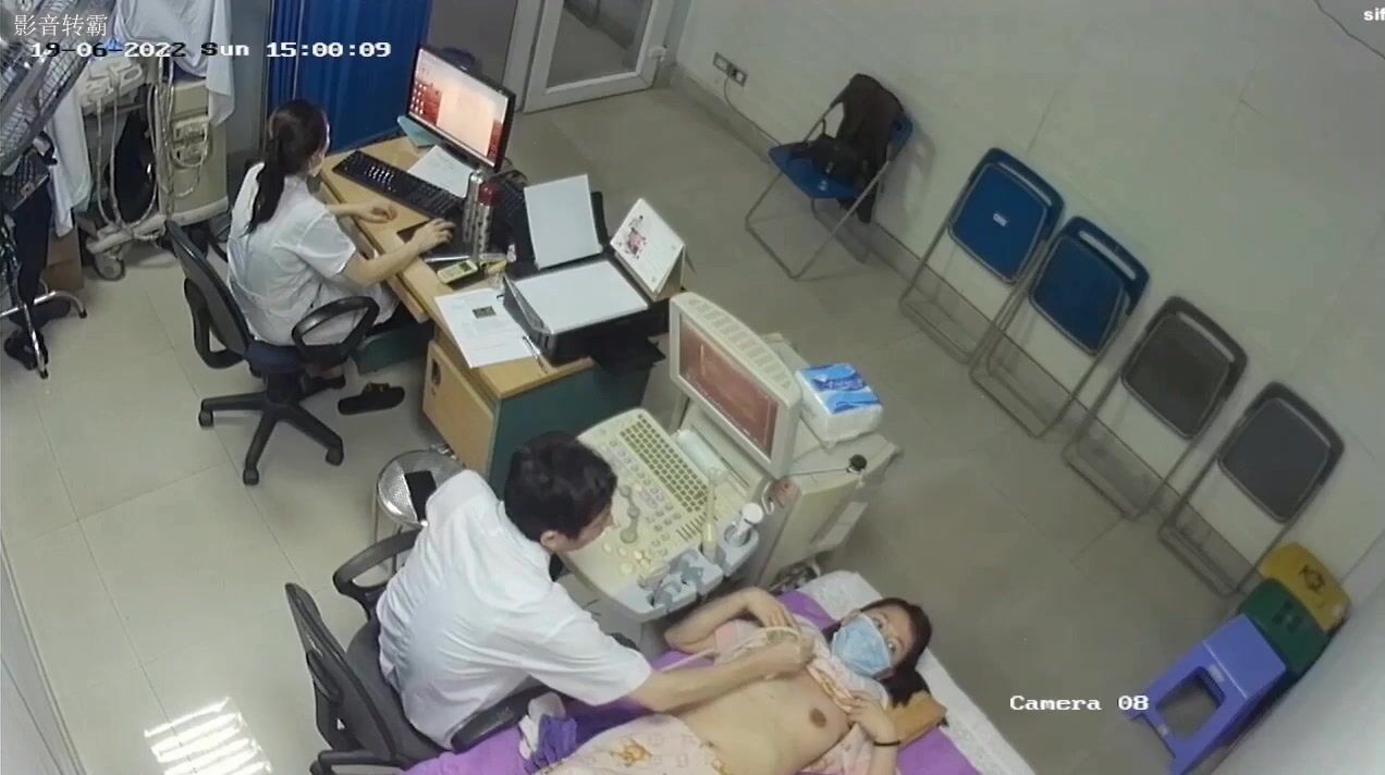 駭客破解醫院B超室監控偷拍某公司安排女員工進行乳房檢查和醫生護士上崗前換衣服