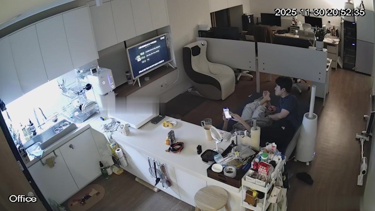 駭客破解寫字樓辦公室偷拍高顏值白領情侶下班不走留在辦公室過夜做愛
