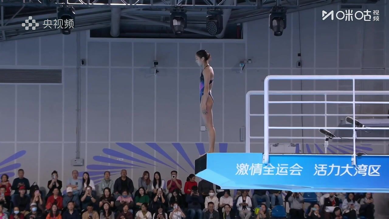 跳水運動員許一JIN，全運會跳水走光漏點，入水瞬間遭水衝擊敏感部位撐開一覽無遺
