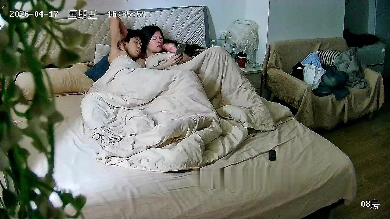 多彩公寓偷拍 美女的腿好白 毛多性慾強 小夥子也是個種馬 摸摸搞搞連續搞了幾炮 操了幾個小時 吃藥了吧 (3)