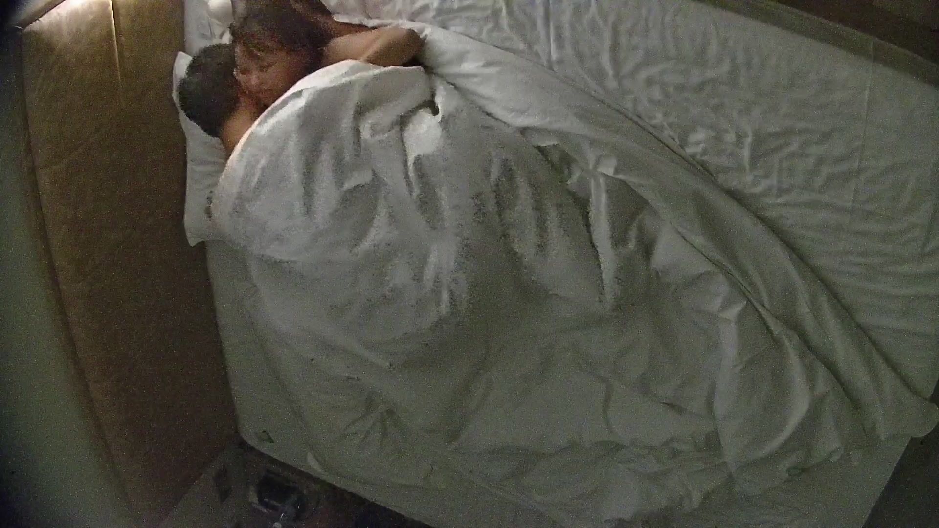 情趣酒店偷拍 剛來的小情侶 洗完澡都還要打一炮才睡得著 小美女奶子 臀兒還有小逼都很嫩 小極品