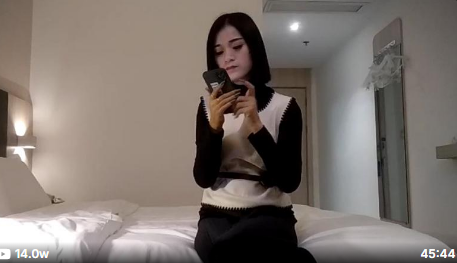 糖心探花- 扣逼短髮妹淫水不斷