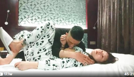 糖心探花深夜約了個熊貓睡衣大奶妹子啪啪