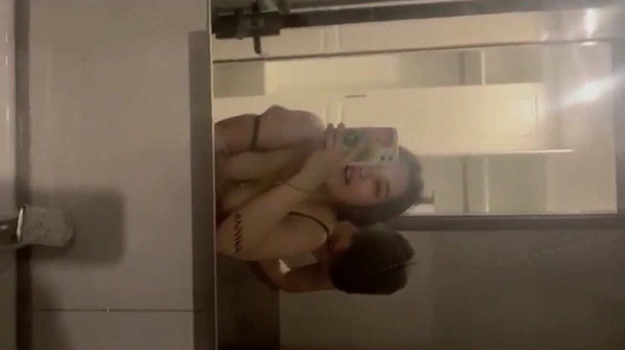 【大學生洩密】青島反差婊【李小貓】與男友露臉性愛自拍流出