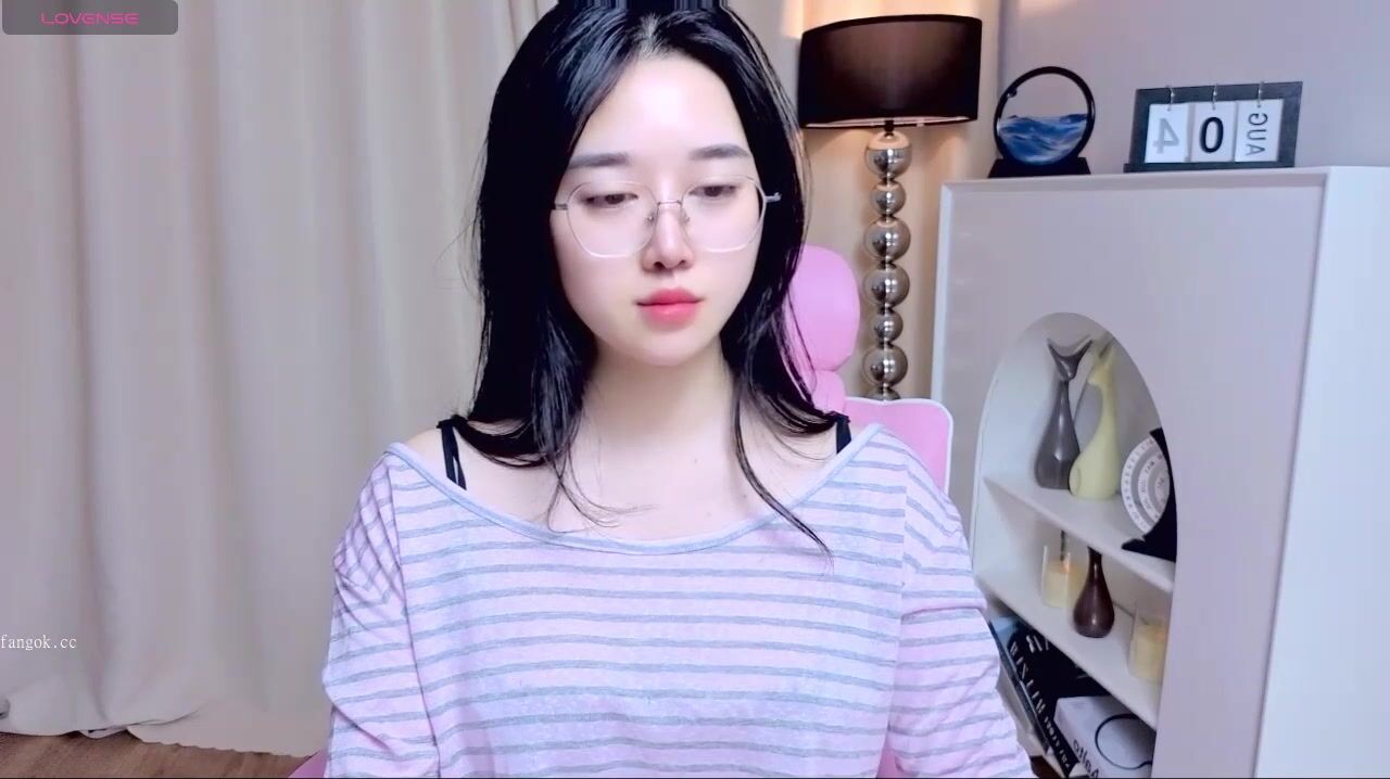 女神之光美呆了【miuu】白嫩發光，乾淨鮑魚~絕美蜜桃~道具自慰 (4)