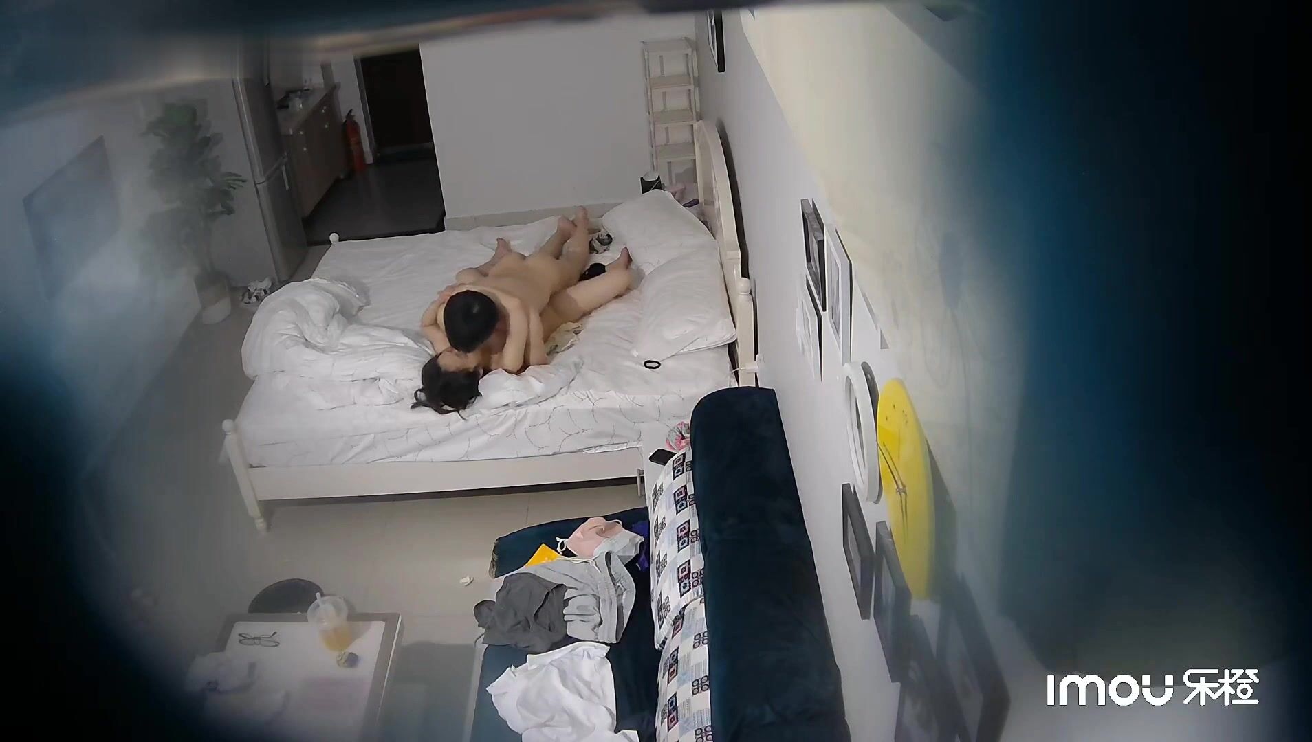 流出樂橙酒店偷拍❤️美乳學妹和男友考完試出來放鬆幹了兩次才滿足