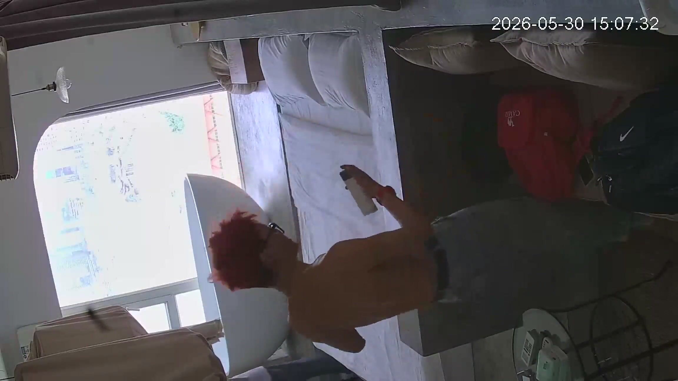 流出樂橙酒店稀有海景房偷拍 皮膚白皙氣質學妹醉酒被男友脖猛力抽插~口爆