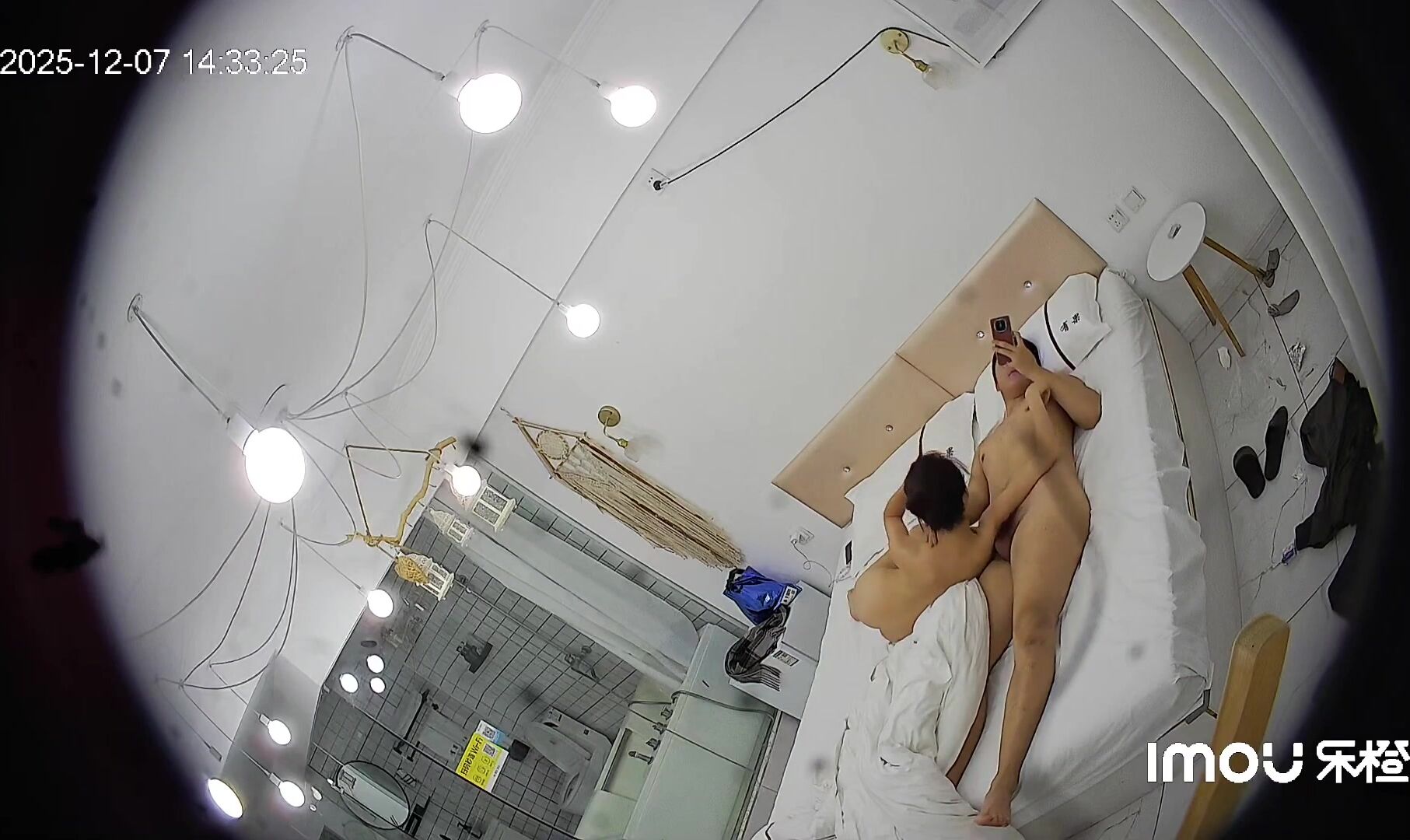 樂橙酒店偷拍❤️模特身材情侶腿比命長極品女友享受男友急速打樁~舒服