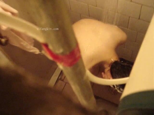 精品推薦偷拍樓下的妹妹洗澡6V (3)