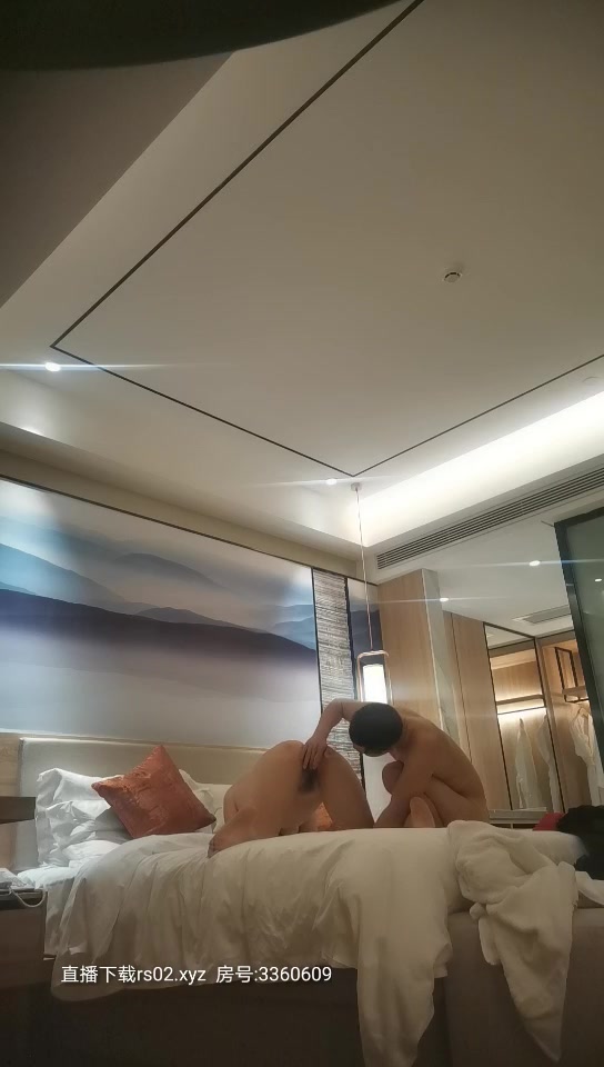 【雪地探花】酒店約炮上門兼職外圍，顏值高身材好受不了直接都舔上去了，溫柔聽話嬌喘好銷魂