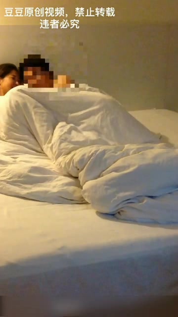 91豆哥約會風韻猶存離異美少婦體位玩的多草出紅色嚇一跳少婦還用手比劃J8和陰道怎麼做爽內射國語對白