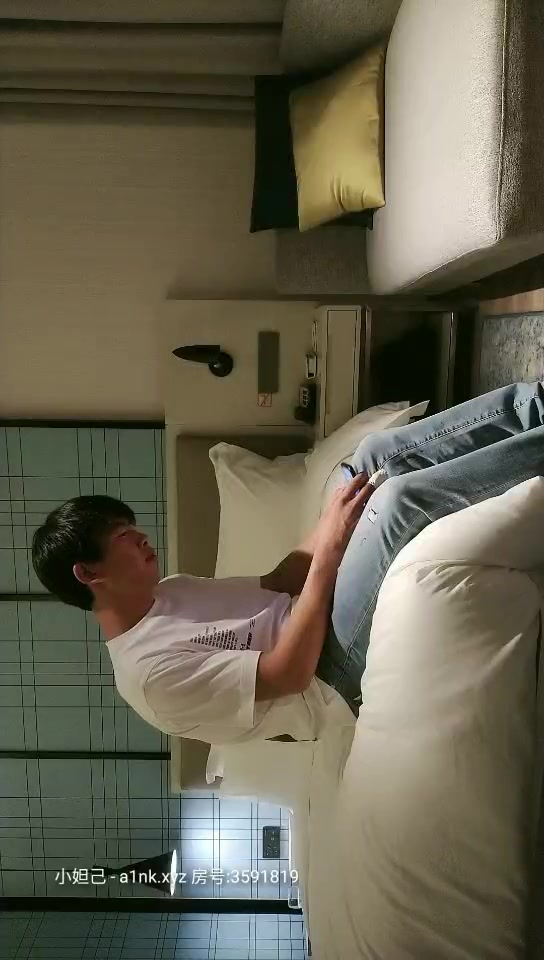 23點場【第一淫魔】你有兩個臭錢了不起，你放尊重點？怎麼滴？來嘛喊人來嘛兩個人吵架起來了。。要約架