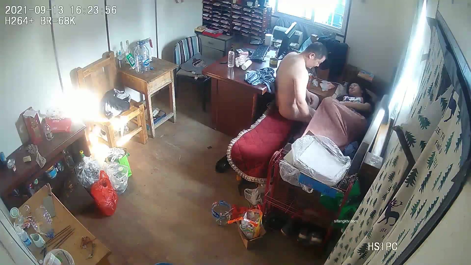 九月最新流出駭客【破解攝像頭】偷拍家族工廠辦公室內偷情連續做愛三次