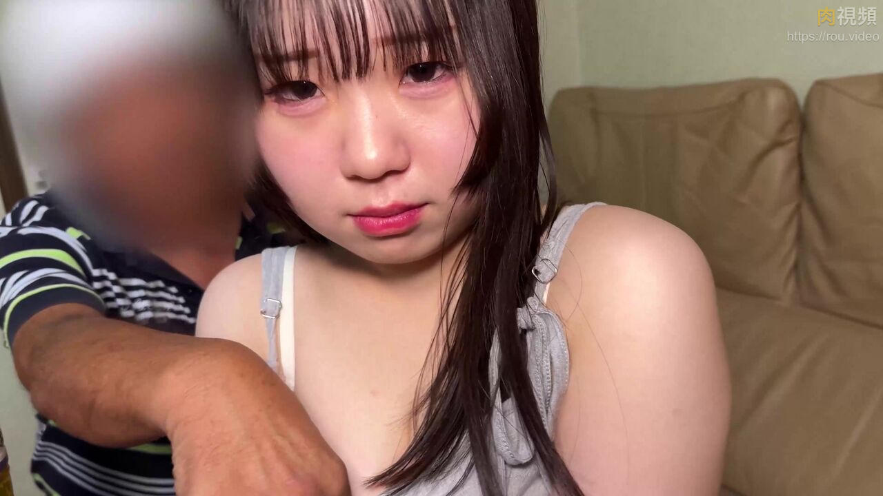 18歲可愛女孩極大胸部享受著原始性愛 [Part2] 多P