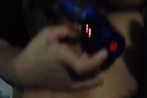 台灣自拍 我的肉奶女友 剛買玩具自己玩不夠爽 還要我幫忙 抽插完畢叫她乖乖幫我清槍