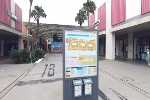 台灣本土自拍 帶著女友小馬去旅行 第一集 來去台中梧棲逛逛吧 直接在摩天輪上無套開幹